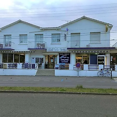 De La Forêt Hotel