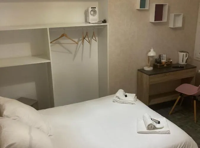 فندق De La Foret