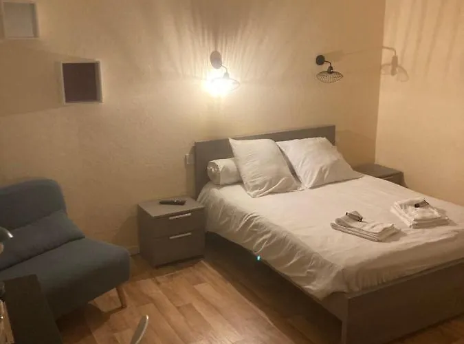 De La Foret سا يْليرْ دو ري